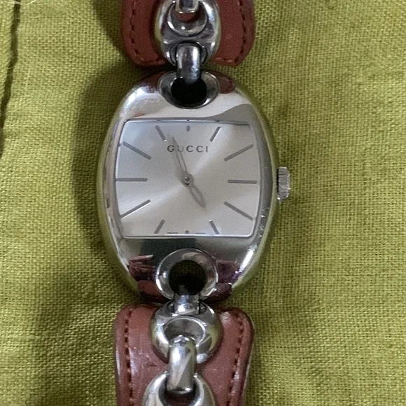 Gucci | Accessories | Gucci Leather Chain Watch Authentic  display picture 1